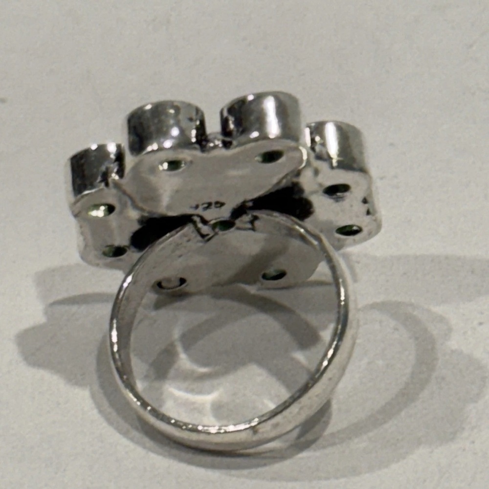 🆕 Elegant Natural Peridot Gemstone Ring in Sterling Silver Size 7 🆕 - Picture 3 of 9